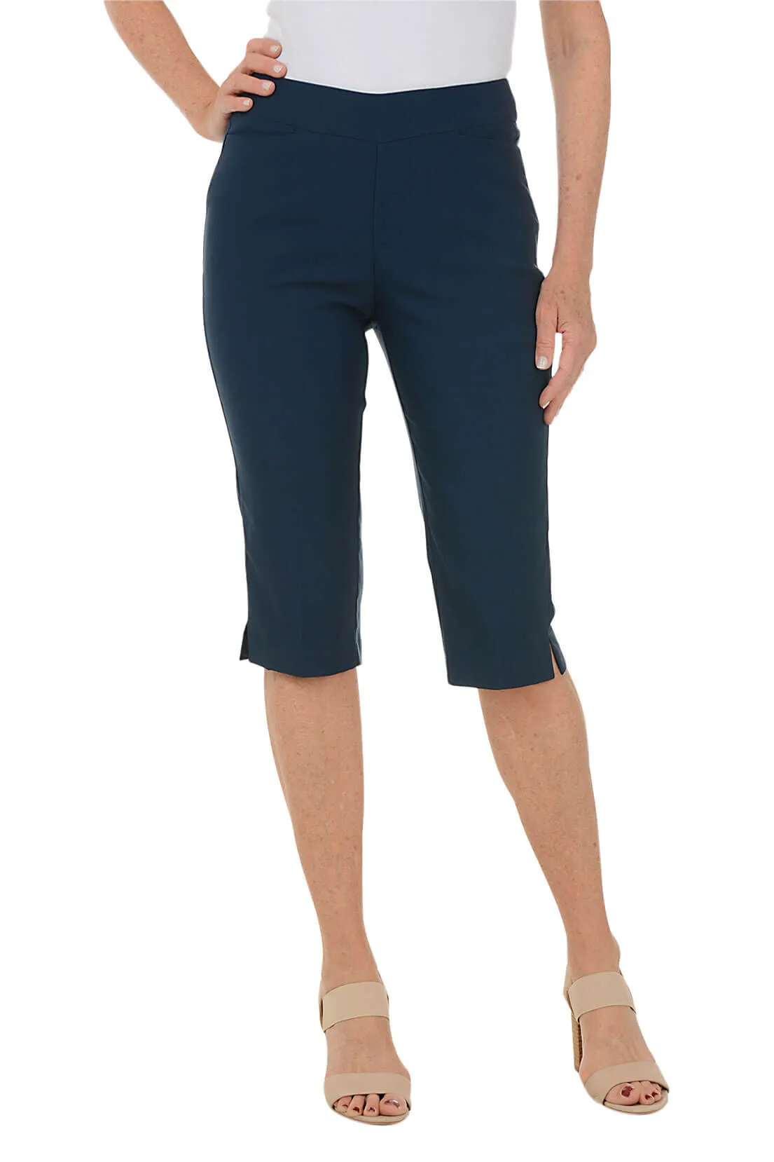 Essentials Color Pull-On Clamdigger Crop Pant