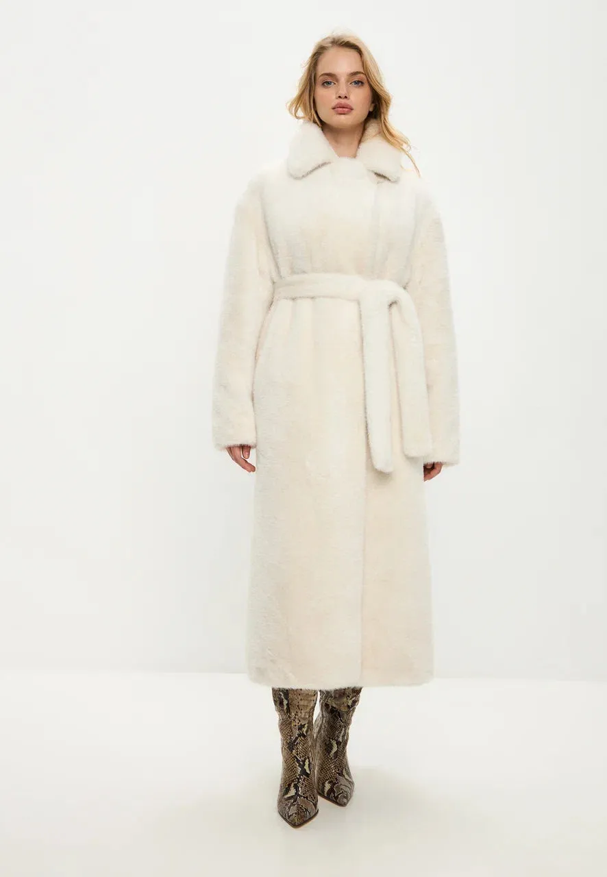 Luxurious Faux Fur Coat Freya - White